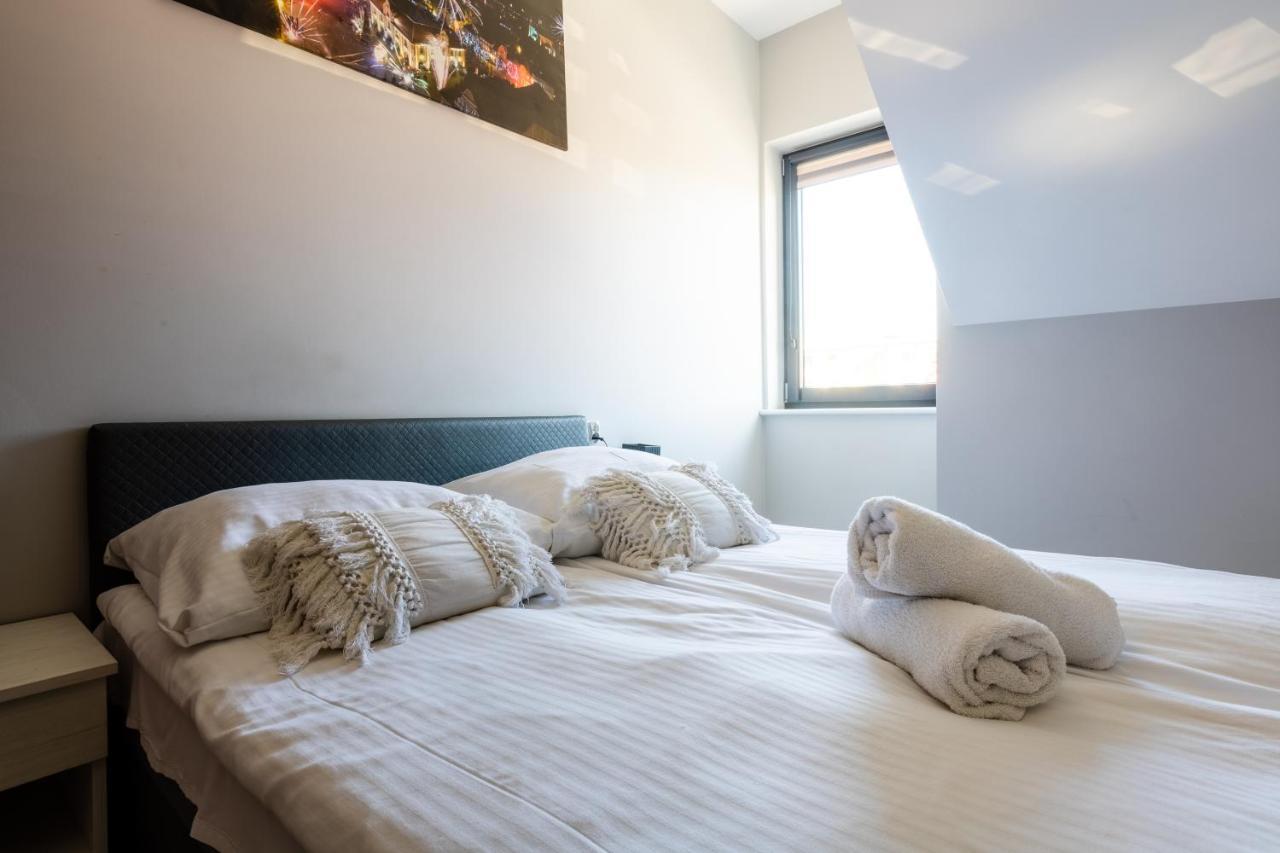 Noclegijarocin Bed & Breakfast Exterior foto